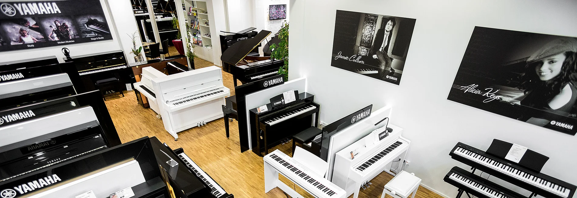 Große Klavierauswahl bei Piano Hölzle